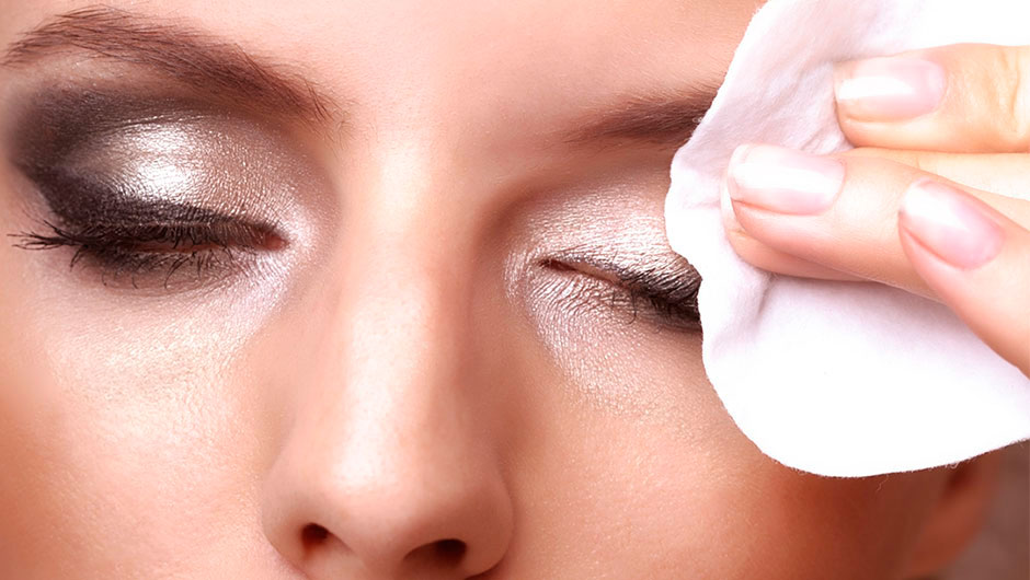 Do you know how to remove your makeup correctly?